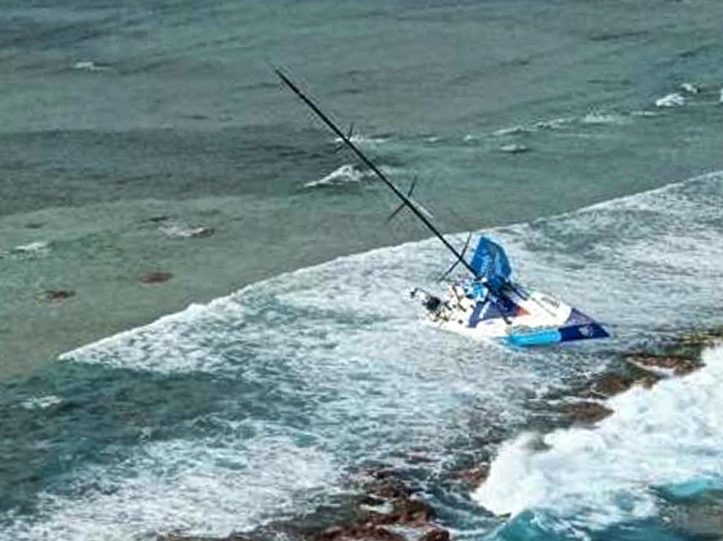 On Saturday, November 29, Team Vestas Wind grounded on the Cargados Carajos Shoals, Mauritius, in the Indian Ocean.  © Volvo Ocean Race http://www.volvooceanrace.com